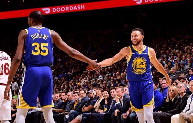 NBA常规赛收官战，库里三分绝杀雷霆，勇士锁定西部第三
